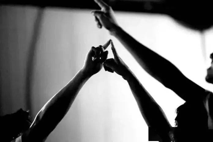 BJL平台集团：
肢体事情坊招募｜接触即兴 流动中的身体景观！(图2)